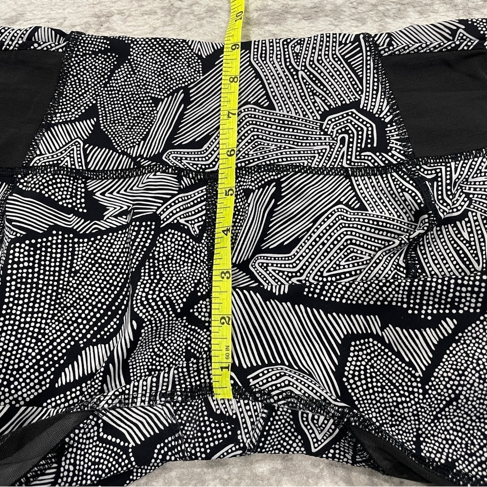 Lululemon Goal Crusher 7/8 Tight in Dottie Tribe White Black / Black - Picture 15 of 16